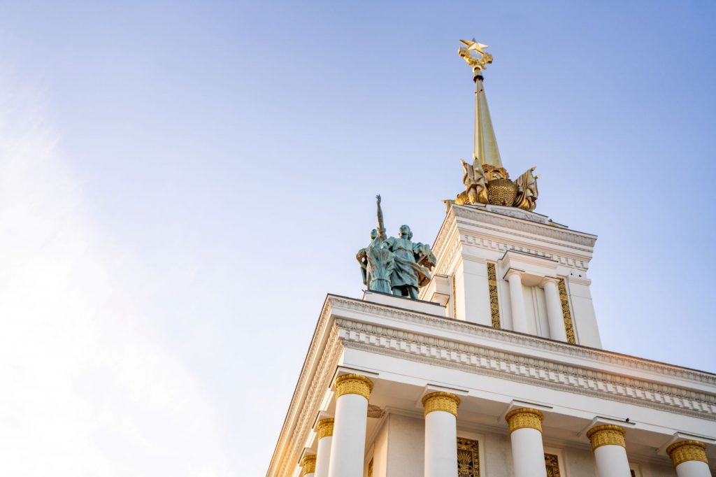звезды на павильонах вднх
