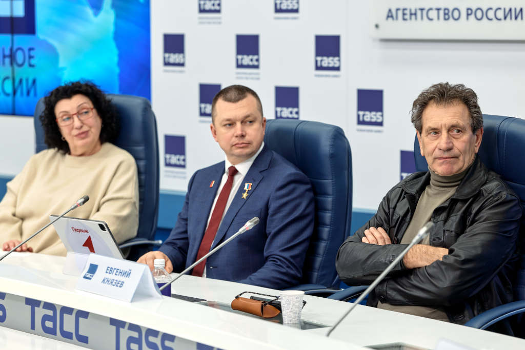 Марина Георгиева, Артур Орлов, Евгений Князев. Фото предоставлено Движением первых.